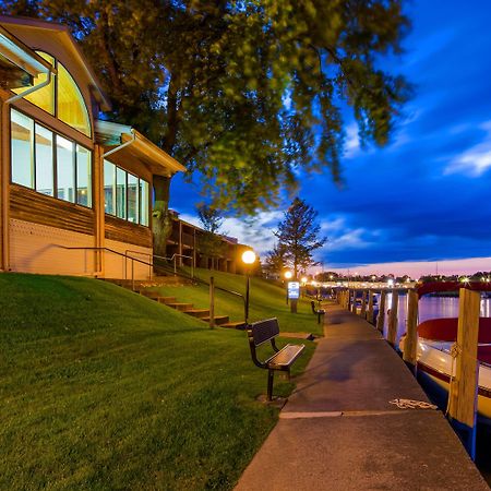 Best Western River Terrace Cheboygan Exterior foto