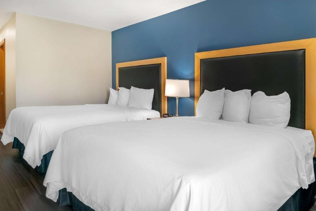 Best Western River Terrace Cheboygan Exterior foto