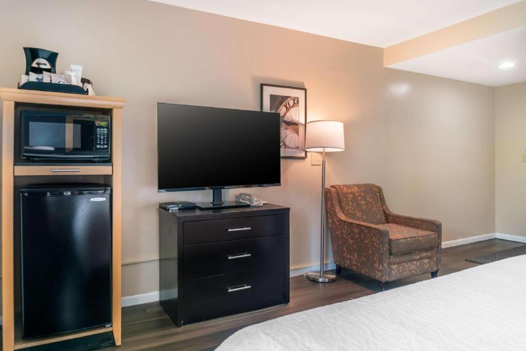 Best Western River Terrace Cheboygan Exterior foto