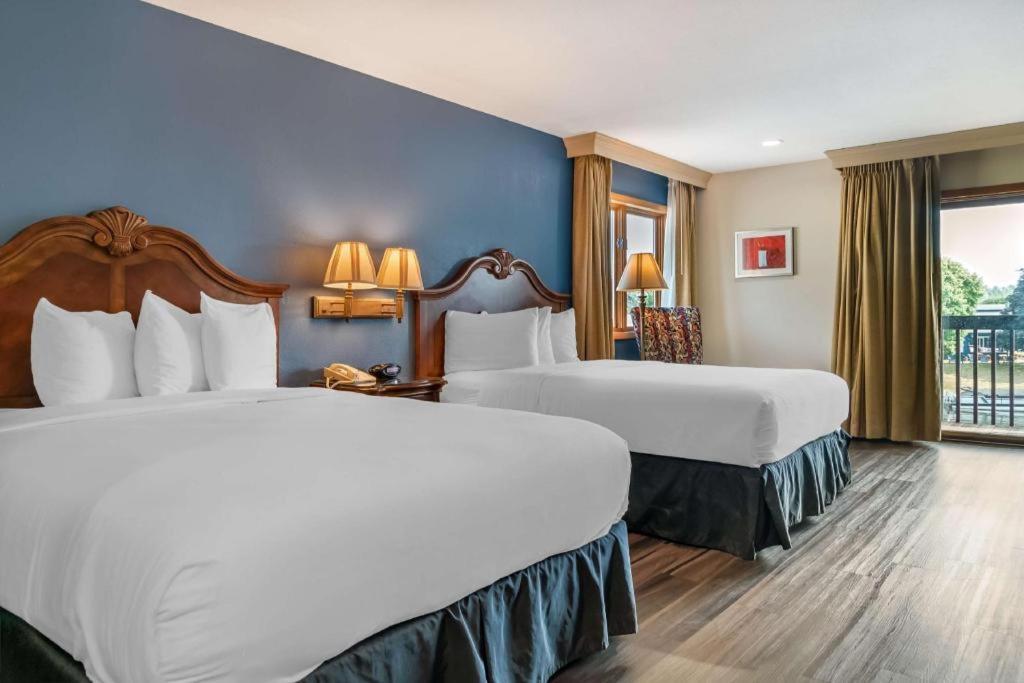 Best Western River Terrace Cheboygan Exterior foto