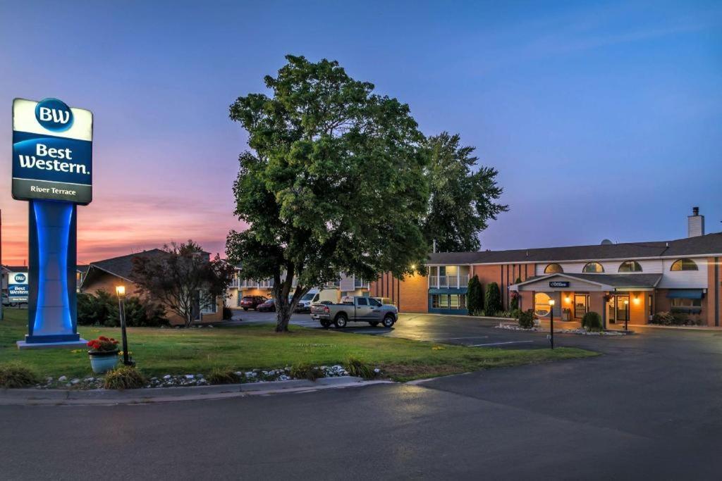 Best Western River Terrace Cheboygan Exterior foto