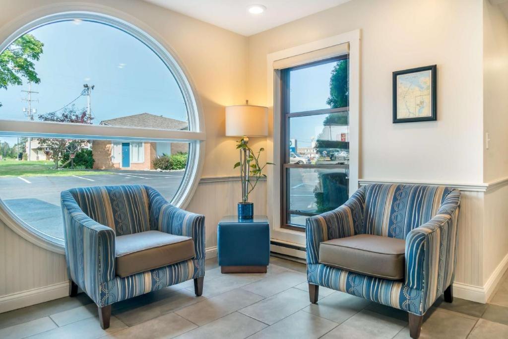 Best Western River Terrace Cheboygan Exterior foto